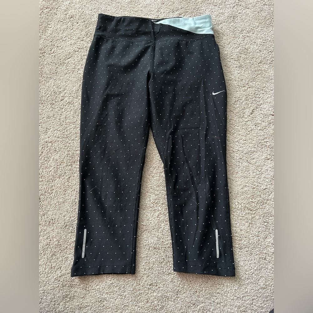 Nike workout capris size small